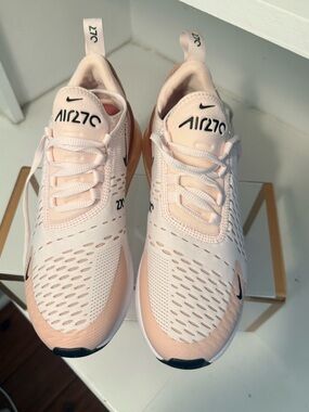 NWOT Nike Air Max 270 Light Soft Pink Women’s Size 7 - Never Worn